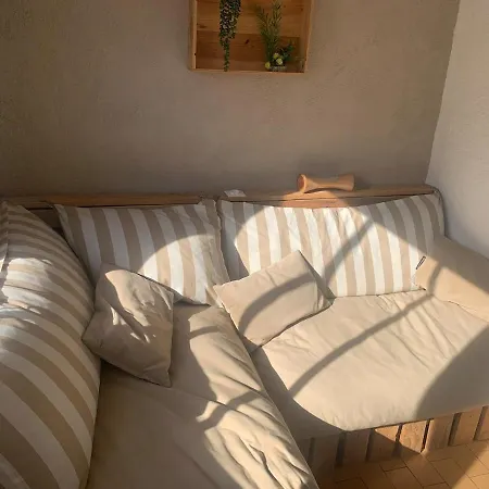 Maison 2 A 10 Minutes A Pieds De La Holiday home