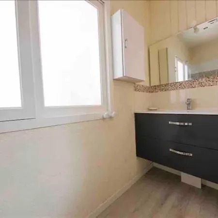 Maison 2 A 10 Minutes A Pieds De La Holiday home